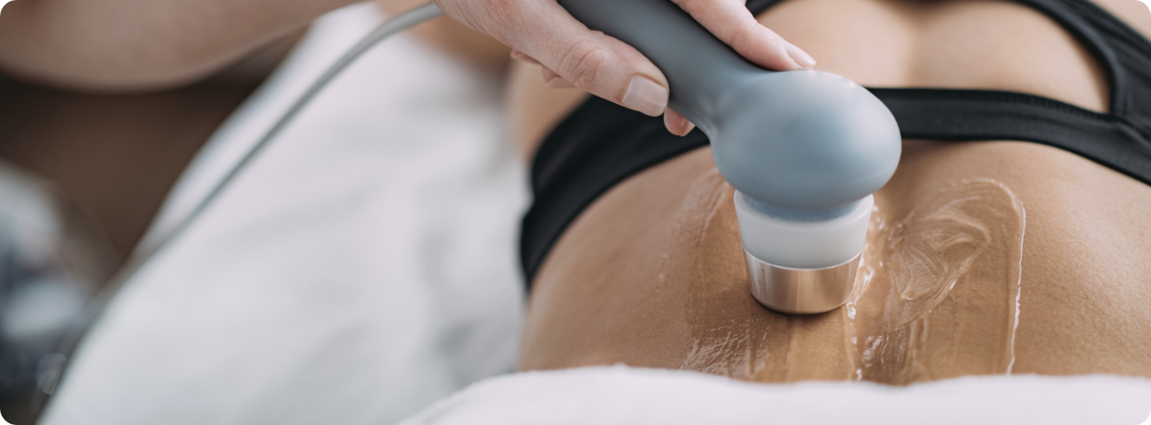 허리 치료를 받고 있는 이미지